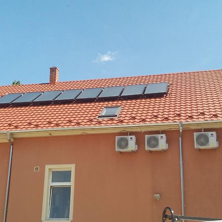 Fehér Hajó Panzió és Vendéglő Győr Exterior foto