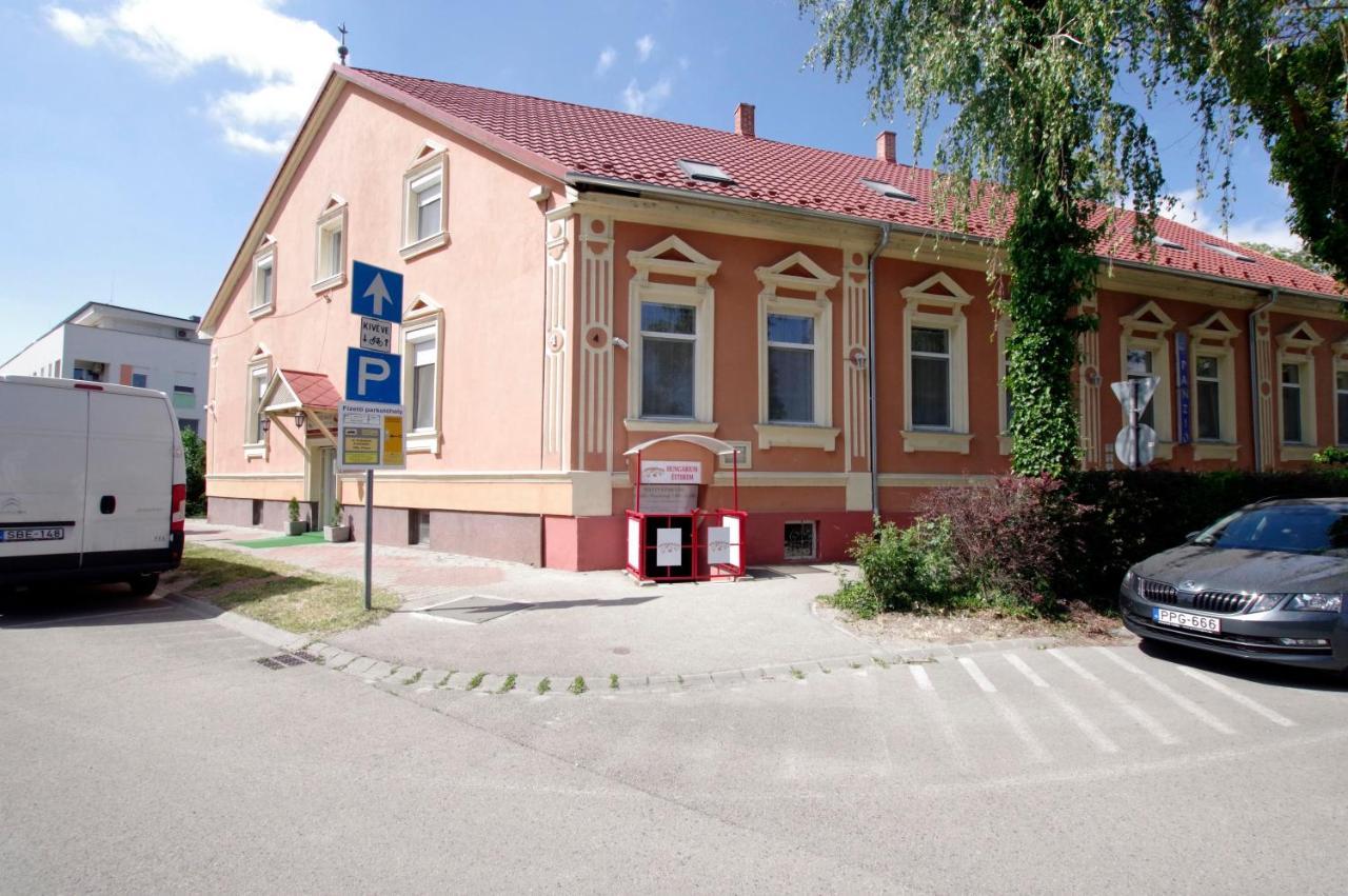 Fehér Hajó Panzió és Vendéglő Győr Exterior foto